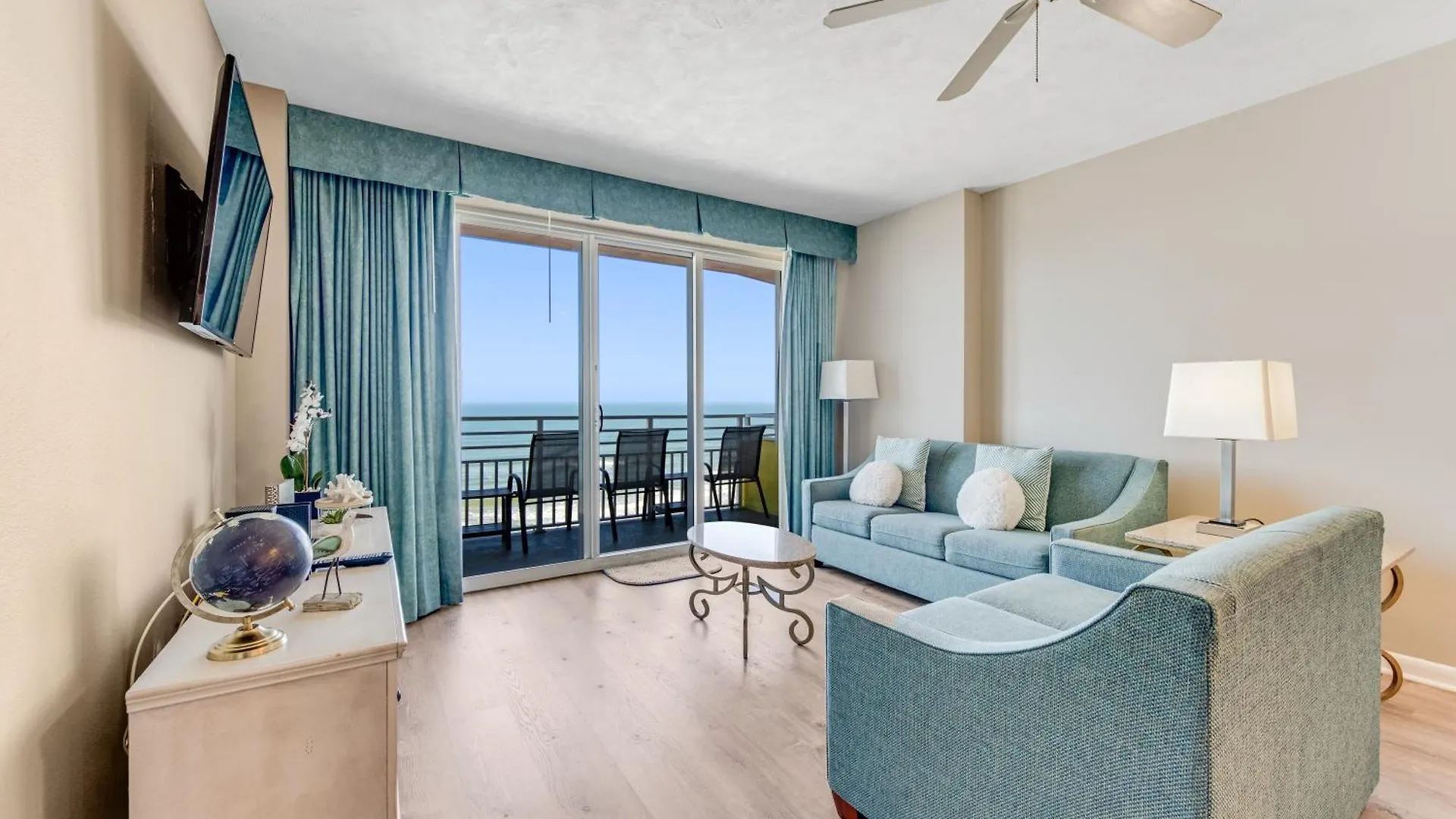 Oceanfront Luxury Stunning 3 Bedroom Renovation Direct Ocean Front At The Wyndham Ocean Walk Resort location